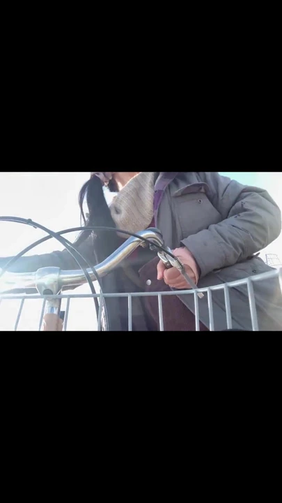 No125 Cycling with a tuck Part 3 Becoming the wind on my bicycle | Clip 3