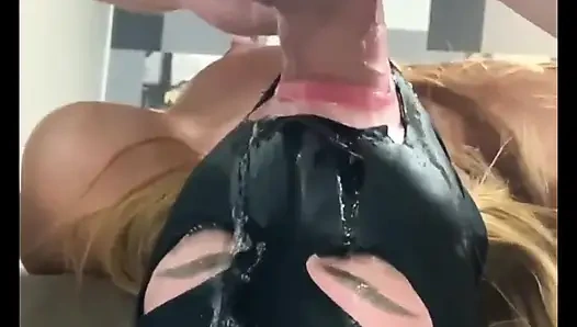 Çılgın evli kadının en sert gırtlağına kadar sikişi