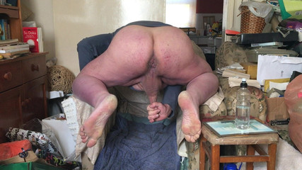 Wanking in various positions - Sunday part 3