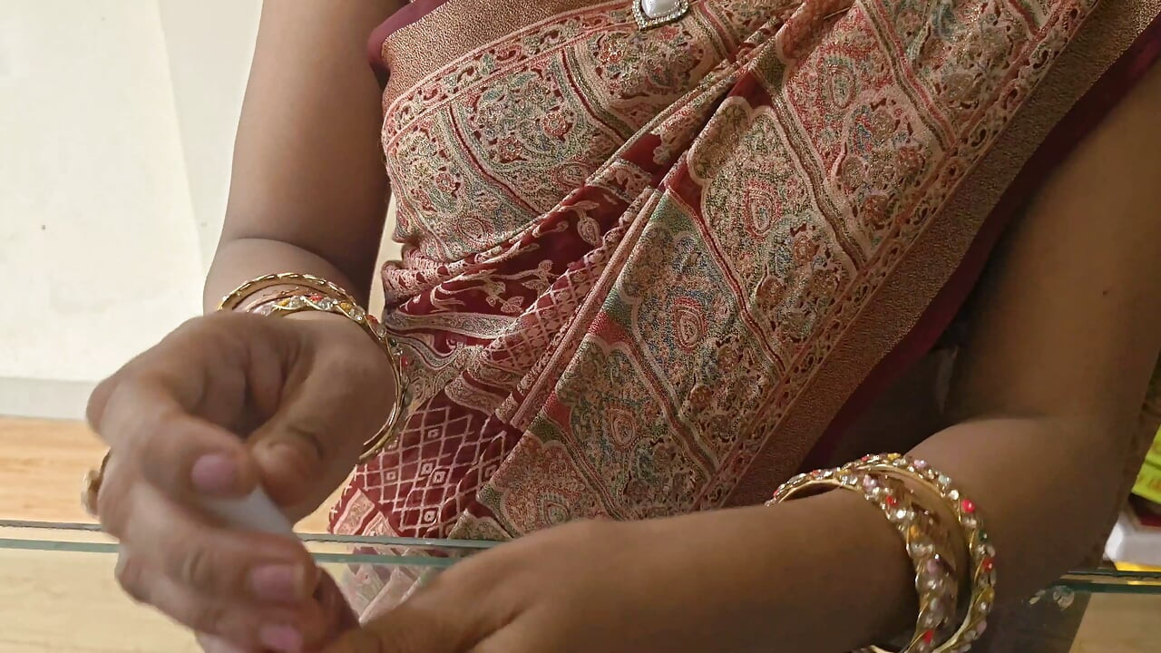 Bhabhi Sucked My Dick in Exchange for Bra and Panty in the Shop