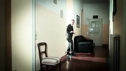 Kötü adamlarımı seviyor