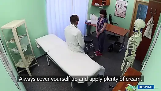 Fake Hospital - Doctor Prescribes a Heavy Dose of Oral Sex to Cure Patient's Depression