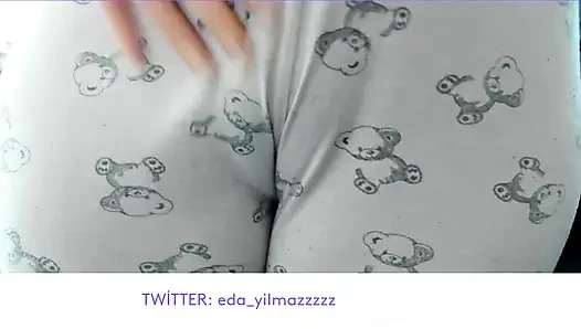 CAMELTOE- MASTURBATE WITH PAJAMA- RUBBING PUSSY WITH PAJAMA