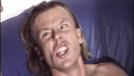 Зрелые немецкие бабушки трахаются во время ношения чулок