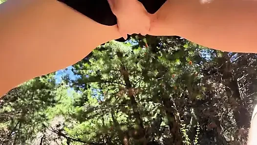 Er nahm mich in die büsche, um mich in den arsch zu ficken