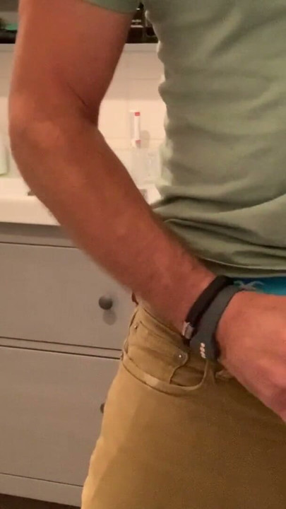 Verbal edging-økt, sædflekker, boxers, sagging og tykk cumshot. Ballring også. Sagging i Hollister-boxerne mine | Klipp 1