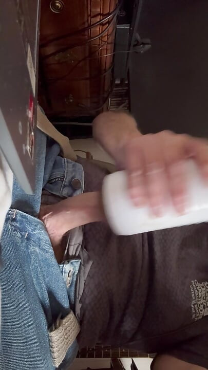 Lovense Max2とのソロ射精