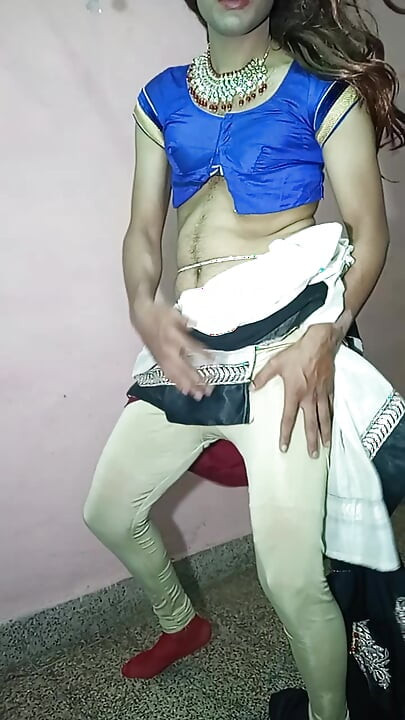 Indiana madrasta sexy saree e cetim defasada vestindo