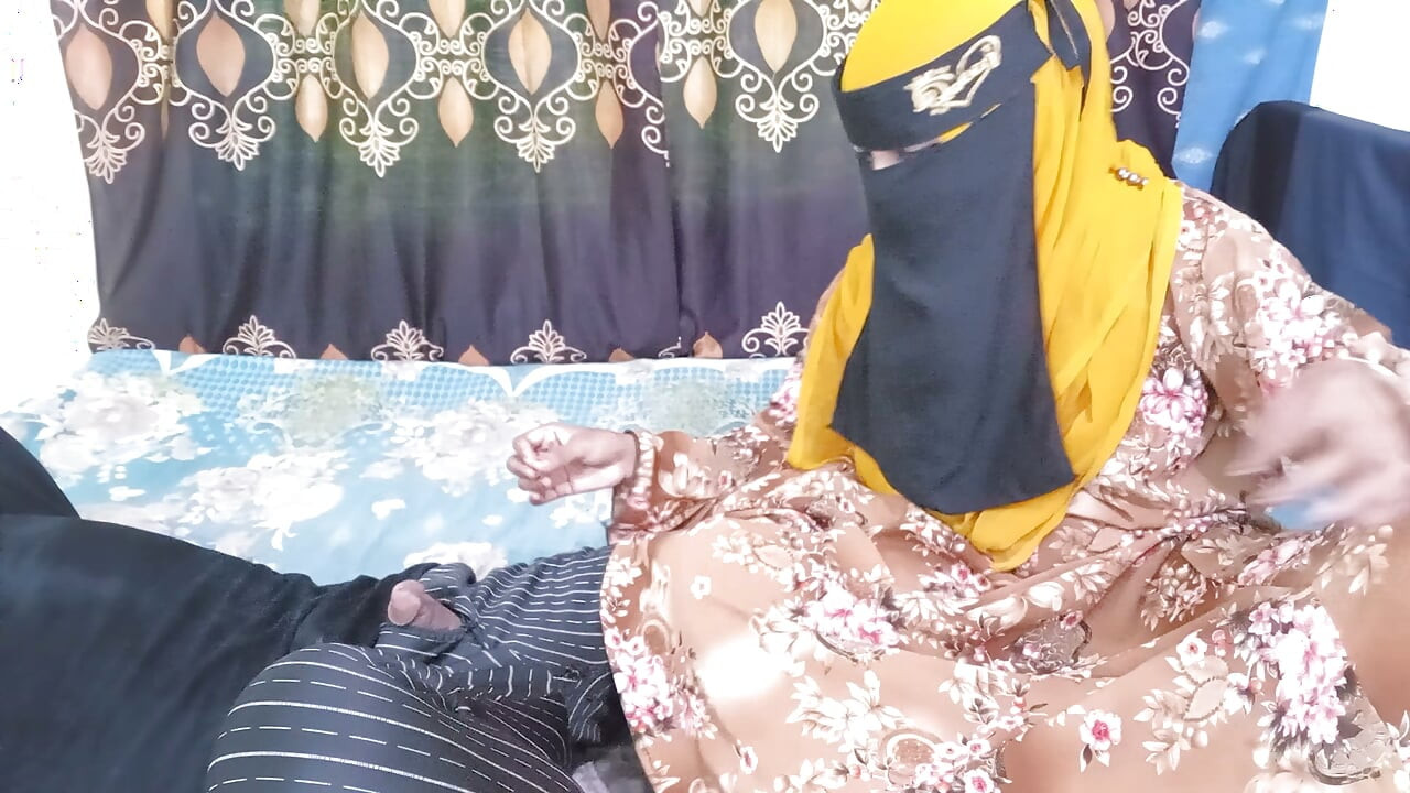 Muslimsk hijab-kvinne som knuller i sexvideoen min, nyter sexvideoen min