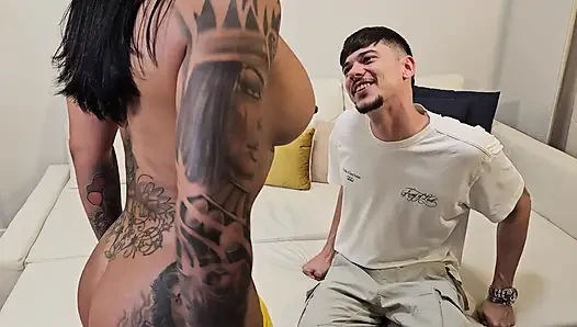 EN IYI SAHNE! Parmağını popoma soktu. Ayrıca anal video rimming, temiz poposuna orgazm oluyorum