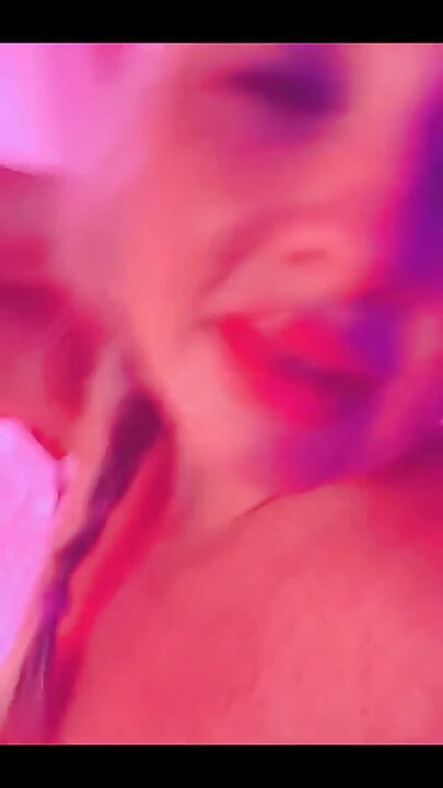 Tgif - ขอบคุณเทพธิดาในกองทุน มันเป็นผู้หญิงนําวันศุกร์