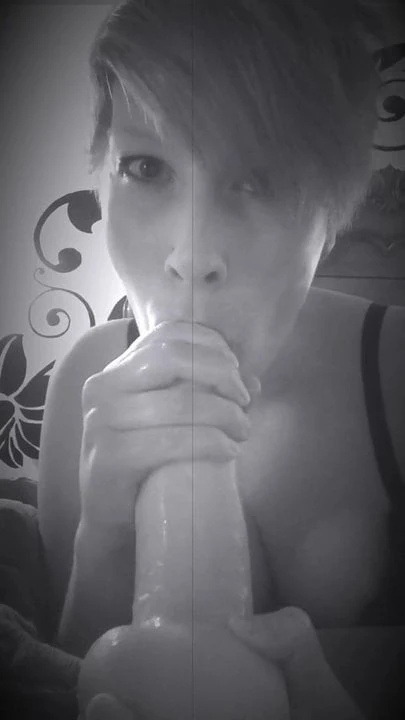 Ginger that loves to swallow