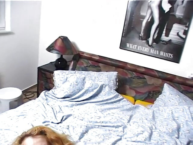 Chlupatá blonďatá kočka saje ptáka chlápek na castingu v pov