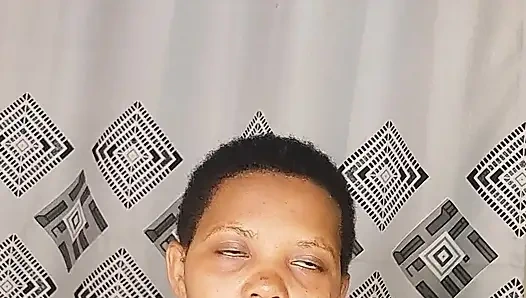 Hasarlı amcık çok yüksek sesle çığlık atıyor