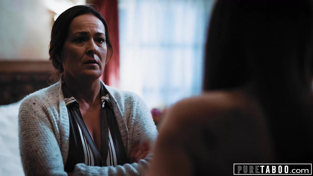 継母と継父と捕まる純粋なタブー、カイラー・クインが参加