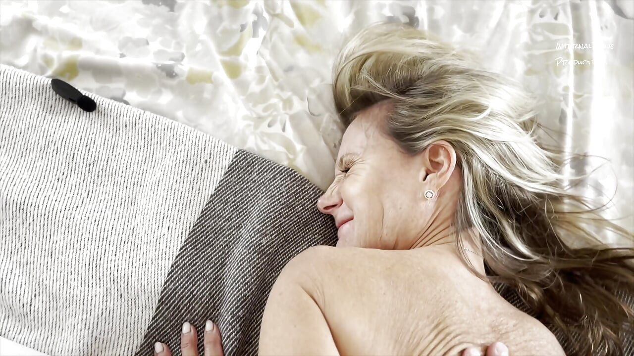 #1 MILF and anal queen