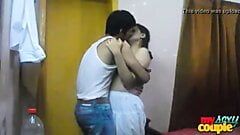 Une indienne desi bhabhi et devar baisent brutalement dans la chambre