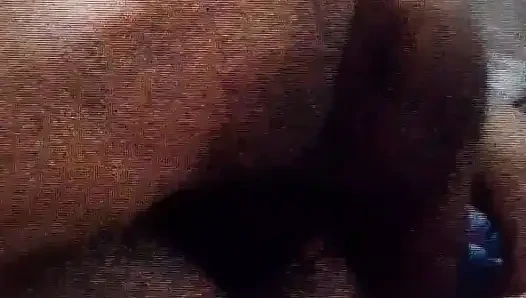 Трах в закрытом видео и поедание ее мокрой толстой киски