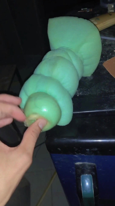 Must-see moment from "Sneak up to look at the construction worker's room I hired to work"