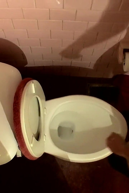 Pissing & Jacking off