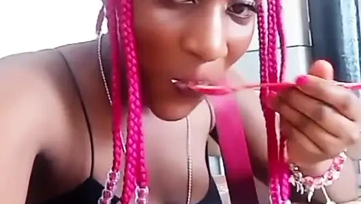 Dia ingin menyetubuhiku karena aku makan uangnya