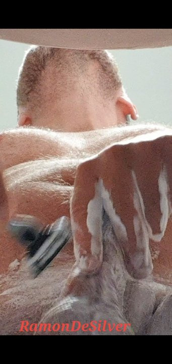 Master Ramon shaves and massages his hot cock