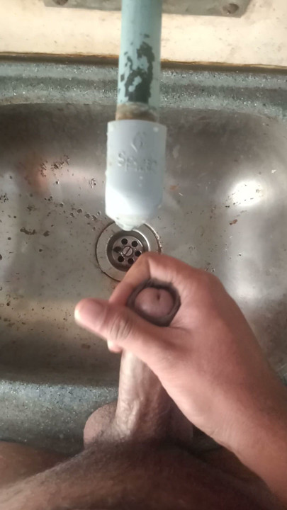Handjo in the train cum