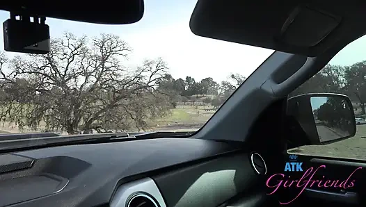 Anda melanjutkan perjalanan laut dengan Imani kemudian dia memberi Anda handjob, footjob, dan blowjob penuh, berakhir dengan Anda c