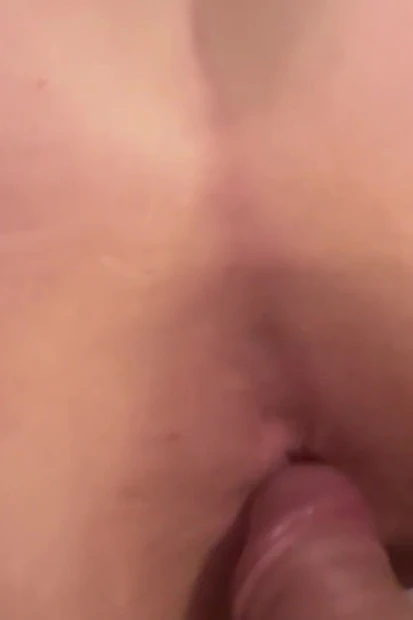 Kdarling Spreading and Gaping Her Arse
