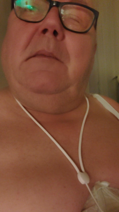 FAT TITTY NIPPLE MASASASE FAT BELLY