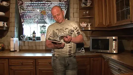 Apakah langsing atau gemuk, memek tante seksi ini pengen dientot habis-habisan!