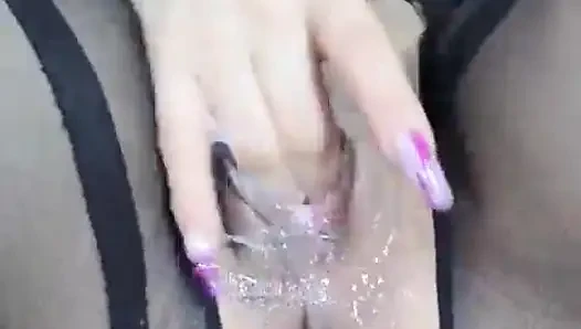 I masturbate very well and I get a dildo all the way into my pussy