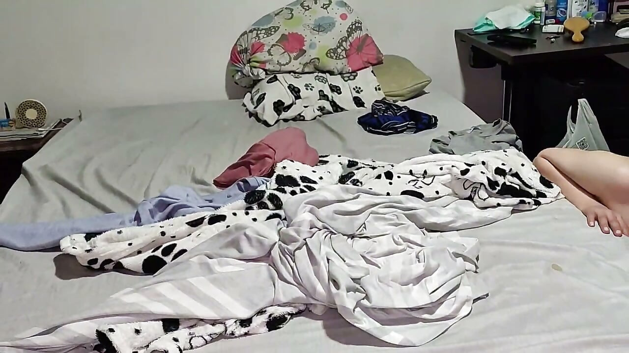 Oh, I don't expect anyone to find out that I had sex with my idiot friend