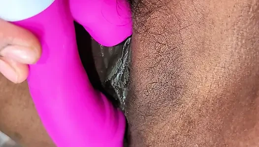 Yeni dildo, amcığımdaki tam güç titreşimi beni penis için azdırdı