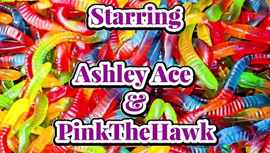 Ashley Ace Und Pinkthehawk - Spaß Mit Gummiwürmern Teil 1