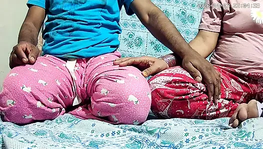 Rus anne ve baba yatak odasında seks yapıyor 39655