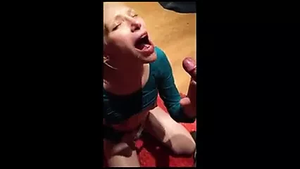 人妻喜欢金色淋浴