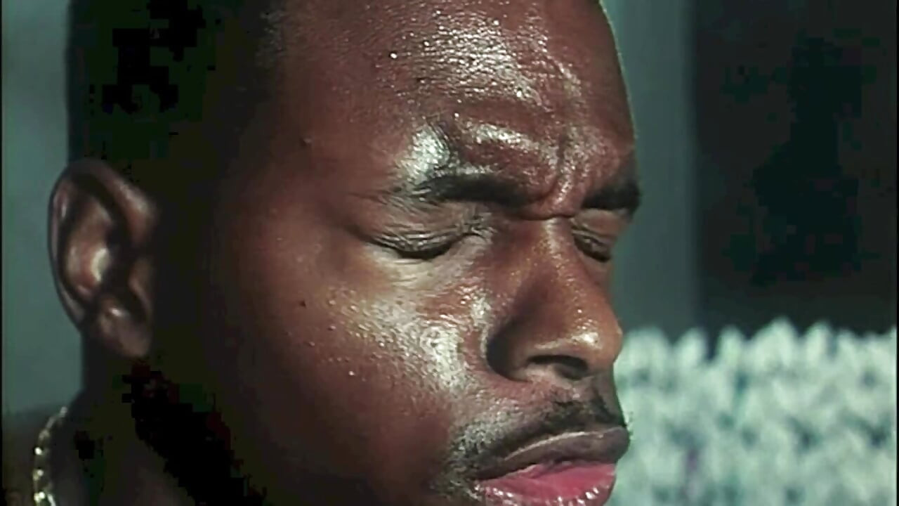 Στο λεσβιακό όργιο του Moana' Club, DP και διαφυλετικό γαμήσι