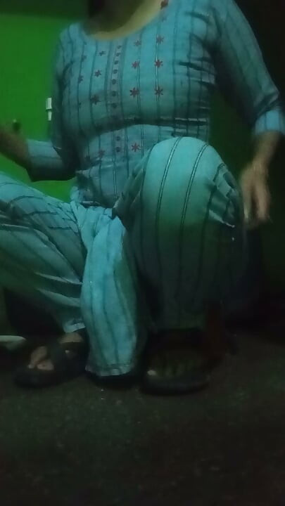 Bhabi nay nahatay waqt apona payas bujaya