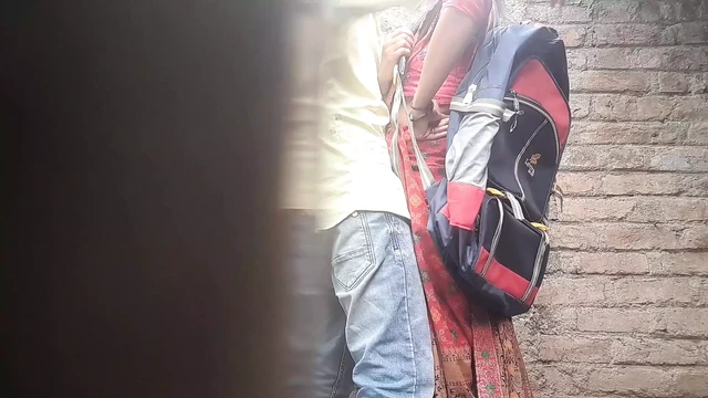 SEXY COLLEGE TEACHER WANTS TO FUCKED HER BIG COCK STUDENT. VIRAL MMS