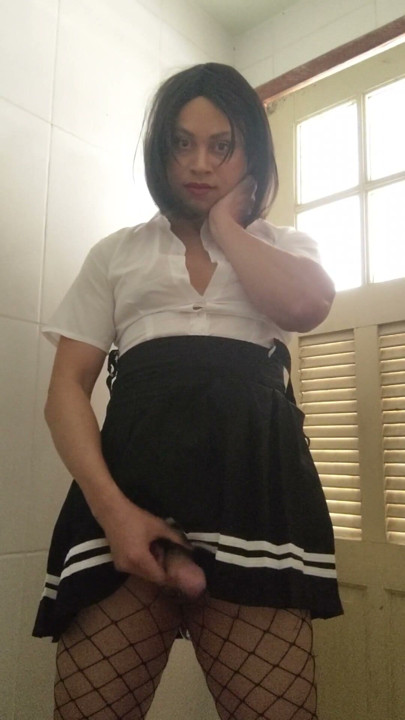Cdzinha masturbating in a public toilet | Clip 1