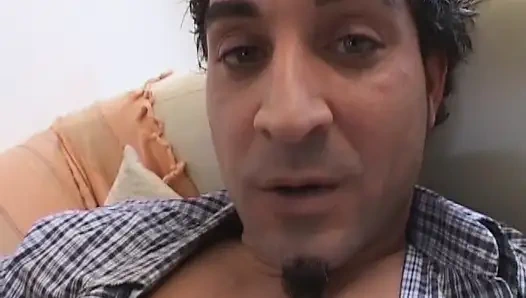 Французская крошка скачет на члене на кастинге в любительском видео