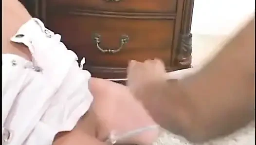 Ateşli sarışın kaltak üçlü sekste sikiliyor