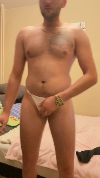 白いセクシーなTバックで | クリップ 2