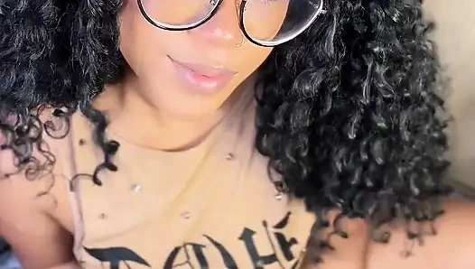 Apa kau kangen meja samping tempat tidurku?