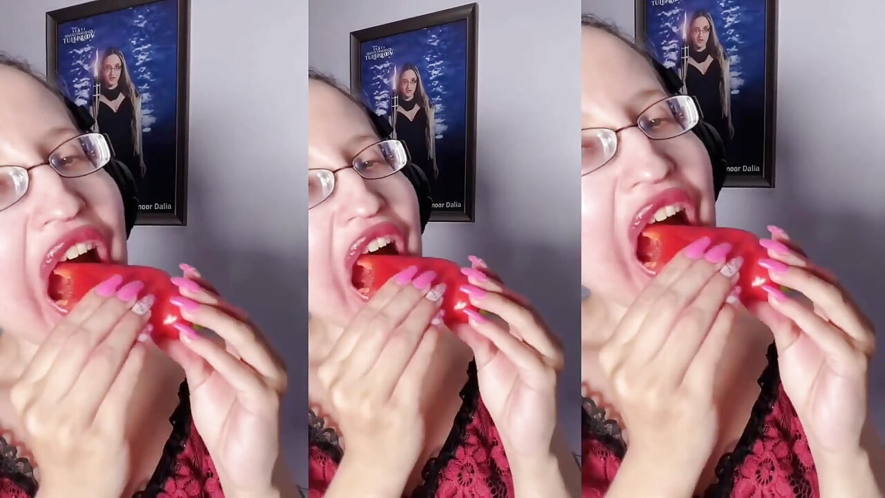 Asmr paprika pepper comiendo - asmr, gafas, gianess, lápiz labial, labios grandes, boca, comida, fetiche facial, uñas largas