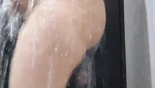 Gadis India seksi riya mandi setelah waktu