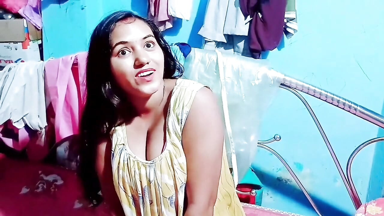 Bhabhi panas menangkap saya semasa melancap sepenuhnya di dalam bilik saya