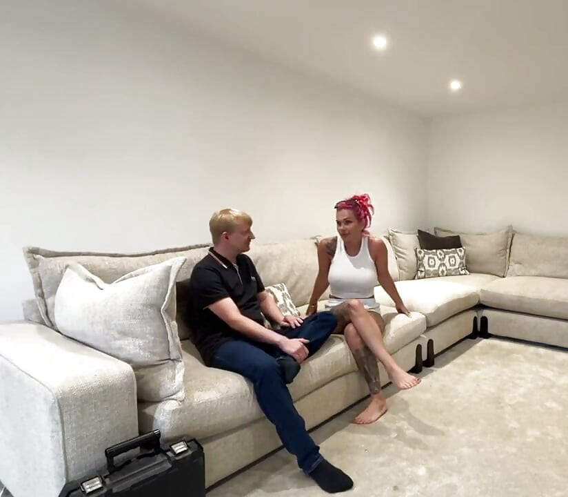 Bosses Wife's Home Romp: Fucking My Bosses Wife Roxi Keogh
