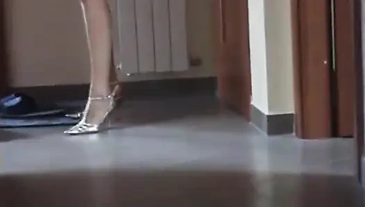 Şorttan külotlu çorap ve topuklu ayakkabılara